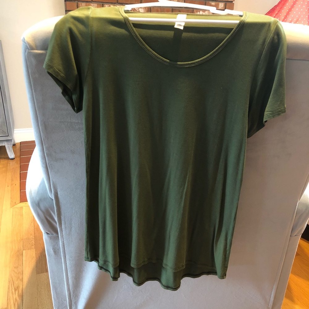 Lularoe green top